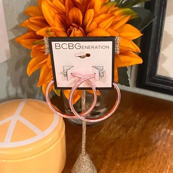 Nwe BCBG  Generation Large Pink Open Hoop Earrings #JW7 - Picture 3 of 5